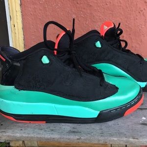 Jordan’s athletic shoes 7Y